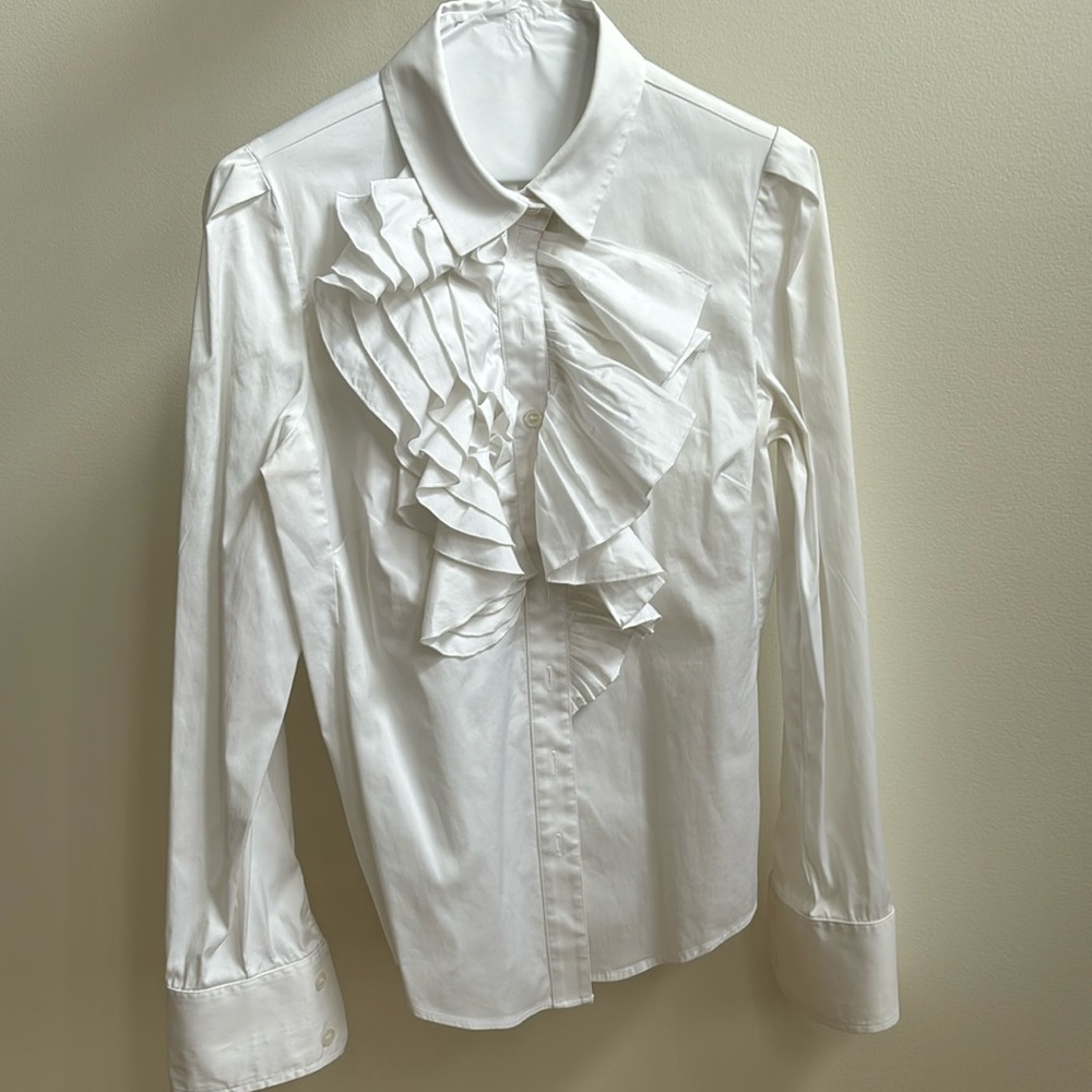Andy the-Anh White ruffles and waves blouse